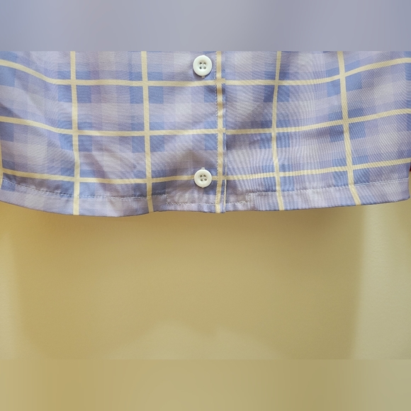 SHEIN BUNDLE! Button Down Crop Tops - Picture 4 of 16